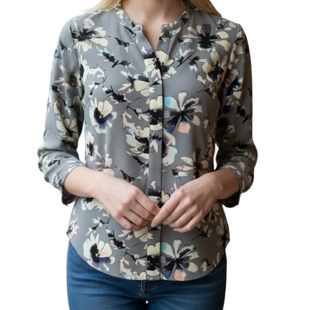 CeCe Blouse Floral Print Top Gray Black Floral 3/4 Sleeves Size XS Henley Style